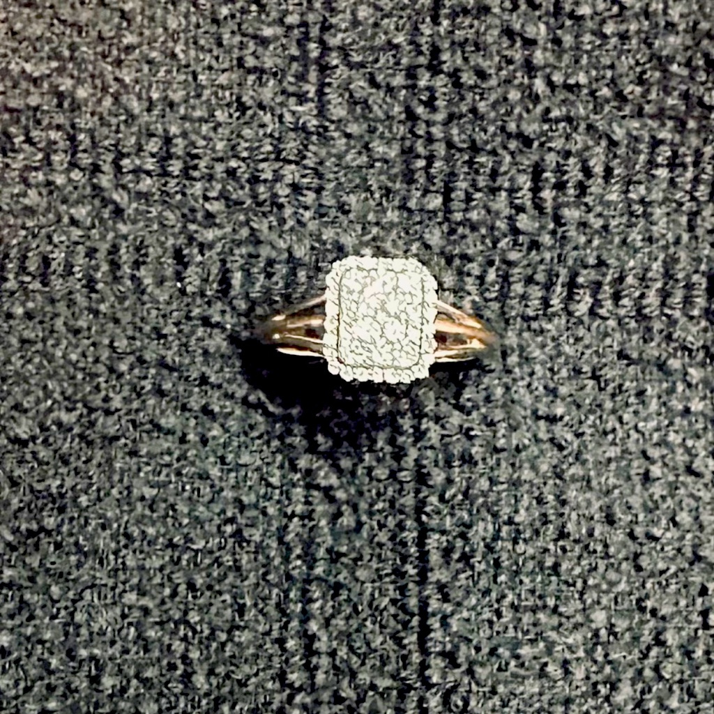 10kt White  Rose Gold 12 Kt Diamond Ring